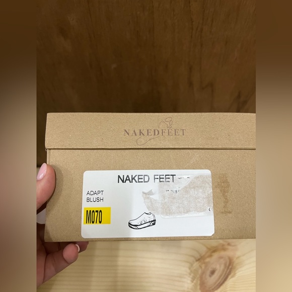 NEW! WOMENS NAKED FEET ADAPT BLUSH - Picture 2 of 5